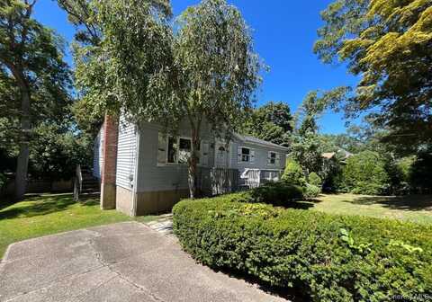 6 Palm Road, Rocky Point, NY 11778