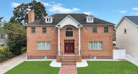 29 Grove Street, Hicksville, NY 11801