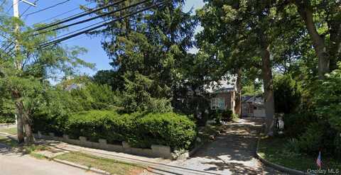 1020 Stewart Avenue, Oyster Bay, NY 11714