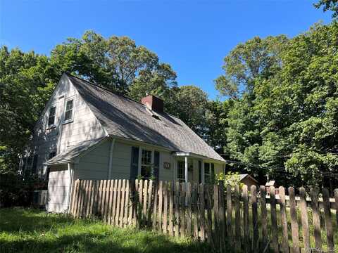 210 Landing Avenue, Smithtown, NY 11787