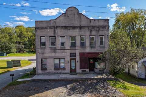 9 Mongaup Road, Fallsburg, NY 12733