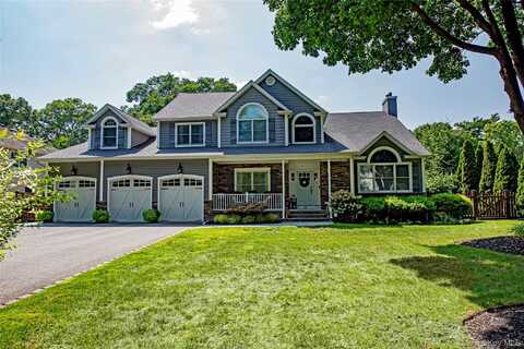 12 Annemarie Drive, Saint James, NY 11780
