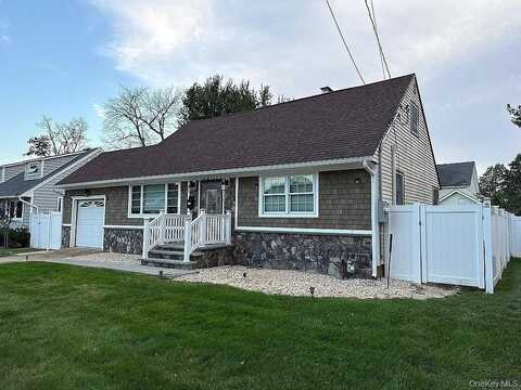 16 Smith Street, Hicksville, NY 11801