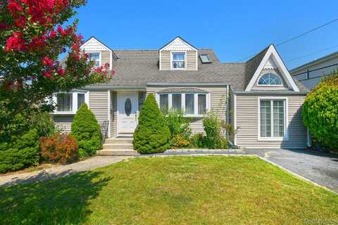 899 Brent Drive, Wantagh, NY 11793
