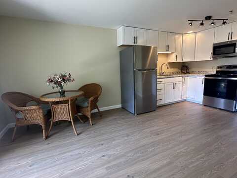 574 Main Street, Damariscotta, ME 04543