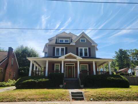 653 Albemarle St., BLUEFIELD, WV 24701