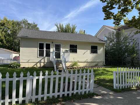 542 E Downer Place, Aurora, IL 60505