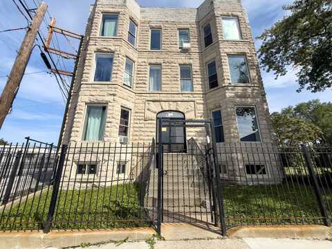 317 S Homan Avenue, Chicago, IL 60624