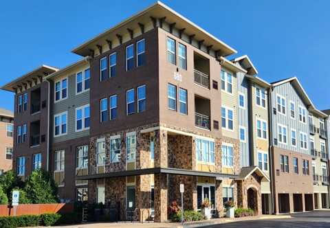 680 E Algonquin Road, Schaumburg, IL 60173