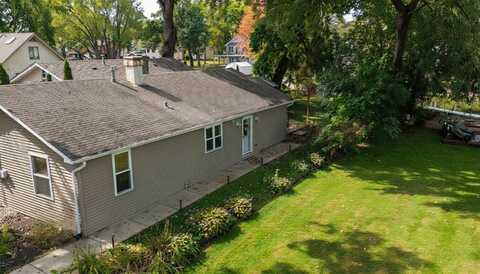 39450 N Circle Avenue, Antioch, IL 60002