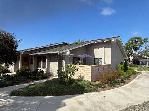 8565 Larkhall Circle, Huntington Beach, CA 92646