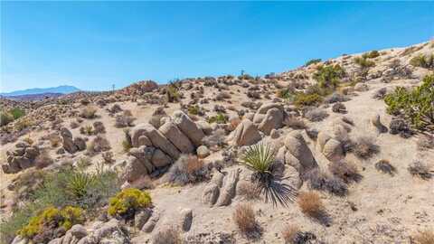 56643 Plaza Del Amigo, Yucca Valley, CA 92284
