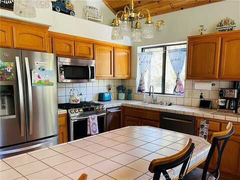 2041 Symonds Drive, Pine Mountain Club, CA 93225