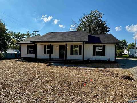 1400 Sanders Avenue NE, Fort Payne, AL 35967