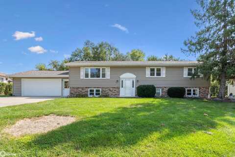 203 Valley View Circle, Nevada, IA 50201