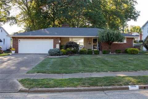 1916 Comanche Trail, Youngstown, OH 44511