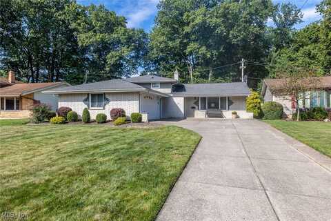 1872 Valewood Drive, Parma, OH 44134