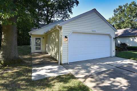 2121 Oakwood Court, Avon, OH 44011