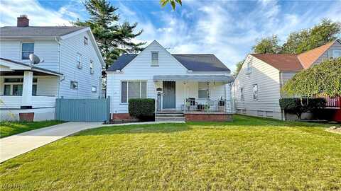 13313 Highlandview Avenue, Cleveland, OH 44135