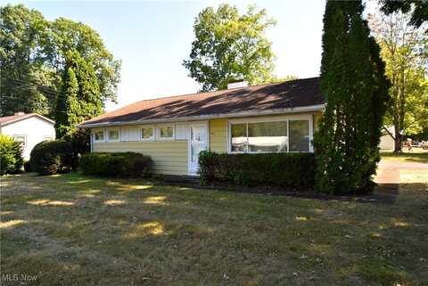 610 Clifton Drive NE, Holland, OH 44484