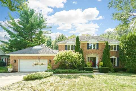 520 Lake of The Woods Boulevard, Akron, OH 44333