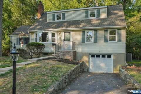 10 Hilltop Terrace, Wayne, NJ 07470