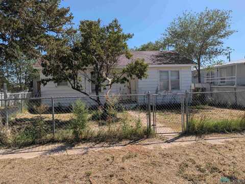 832 E Canadian Street, Portales, NM 88130