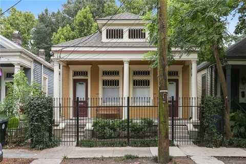 8215 SPRUCE Street, New Orleans, LA 70118