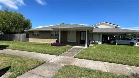 8721 LIVINGSTON Avenue, Chalmette, LA 70043