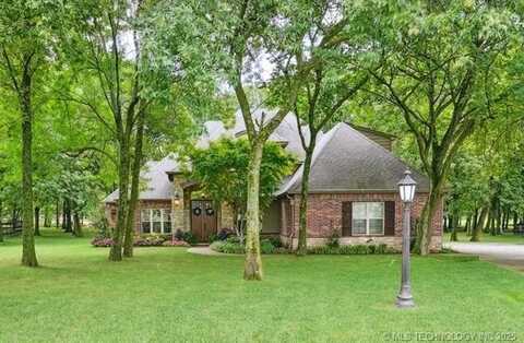 18934 Chickadee Court, Owasso, OK 74055
