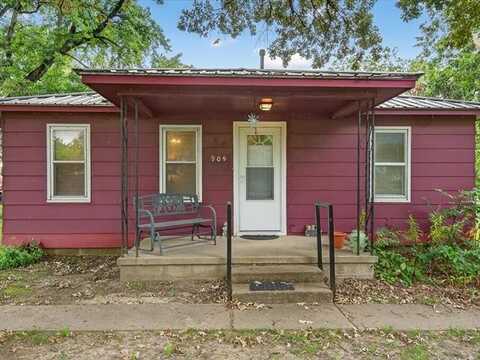 909 S Pine Street, Nowata, OK 74048