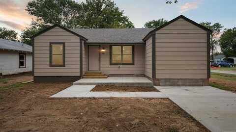 703 S Wood Avenue, Hominy, OK 74035