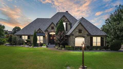 6352 N Twin Creeks Drive, Owasso, OK 74055