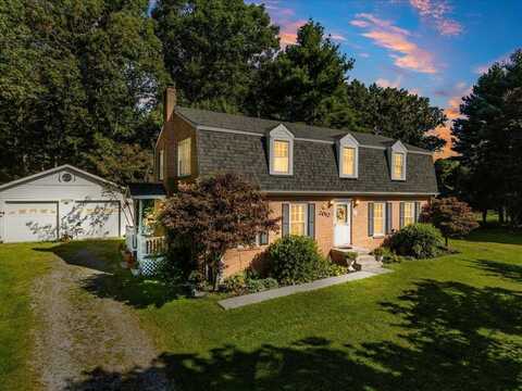 2012 HUFFVILLE Road, Pilot, VA 24138