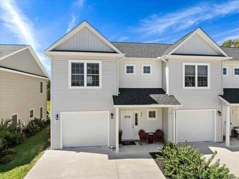 229 Louise Ln Lane, Elliston, VA 24087