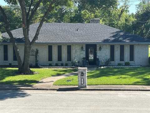 324 Woodbrook Drive, DeSoto, TX 75115