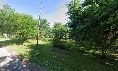 305 E NEAGLE Avenue, Paris, TX 75460