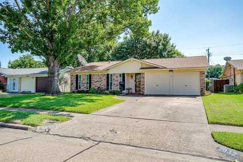 2032 Meadow Glen, Irving, TX 75060