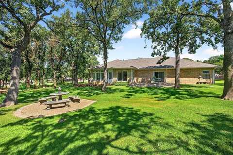115 Kiowa Drive E, Gainesville, TX 76240