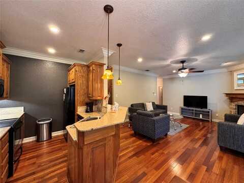 201 W Jessup Street, Alvarado, TX 76009