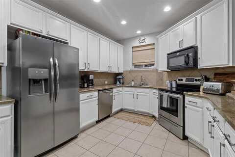 5856 Clearwater Drive, The Colony, TX 75056