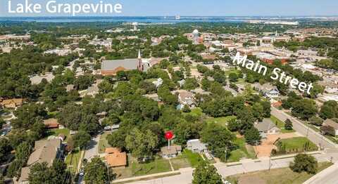 404 W Hudgins Street, Grapevine, TX 76051