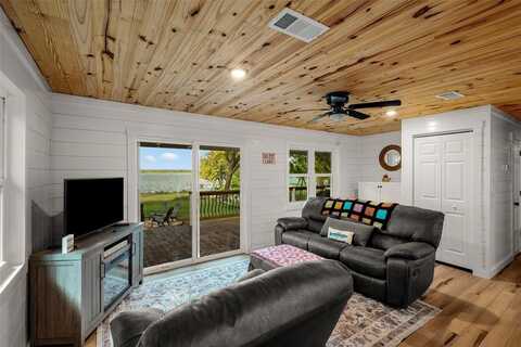 10131 County Road 3705, Quinlan, TX 75474