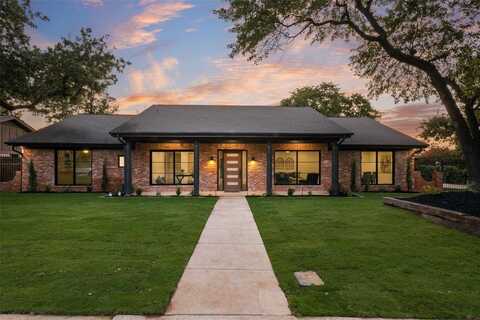 1302 Woodvine Drive, Euless, TX 76040