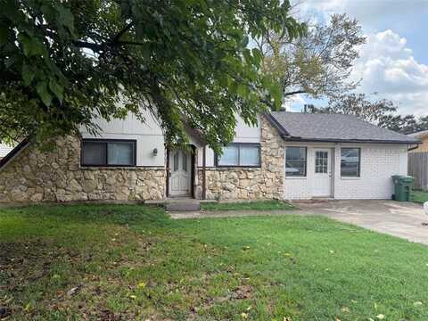 661 Oak Drive, Hurst, TX 76053