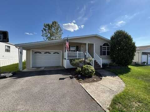 1344 Willowbrook Dr., Lockport, NY 14094