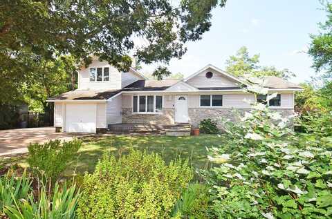 888 Chester Rd, Sayville, NY 11782