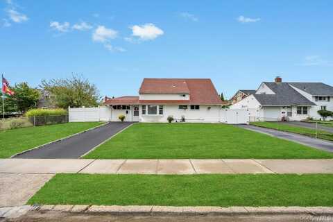 46 Hardy Lane, Westbury, NY 11590
