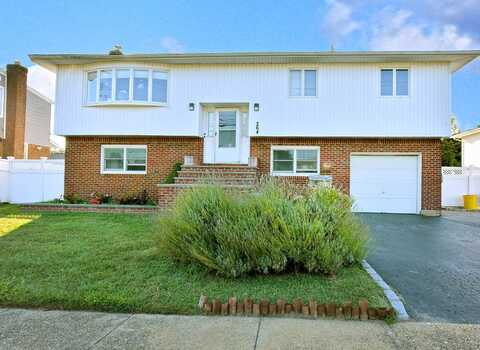 264 Forest Avenue, Massapequa, NY 11758