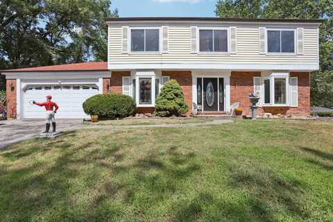 9401 Stacy Place Ln, Olivette, MO 63132